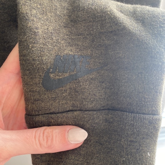 Nike athletic jacket/sweater - Picture 6 of 8